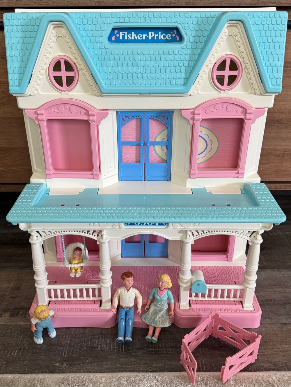 Vintage 1993 Fisher Price Loving Family Dollhouse w/ Characters + Accessories